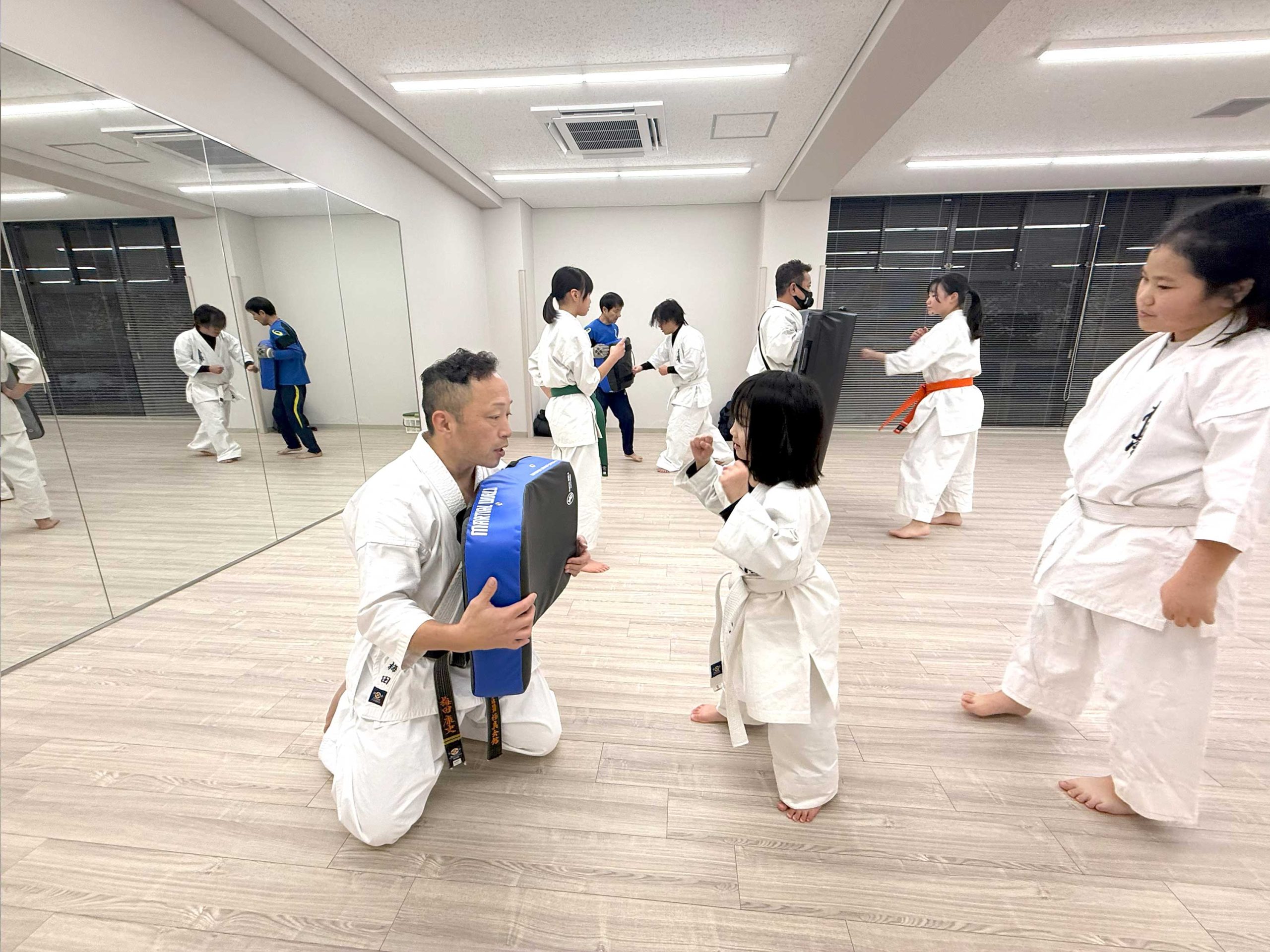 レッスル開催教室　極真空手道教室梅田道場　稽古風景